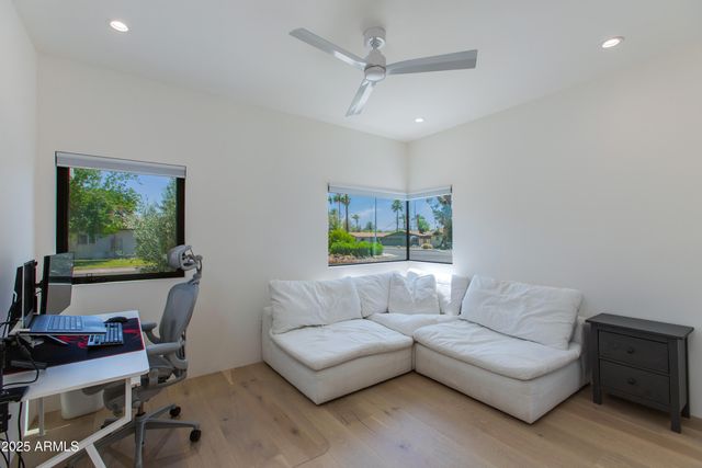 4002 E AVALON Drive, Phoenix, AZ 85018