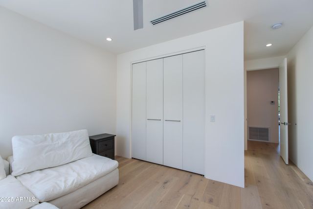 4002 E AVALON Drive, Phoenix, AZ 85018