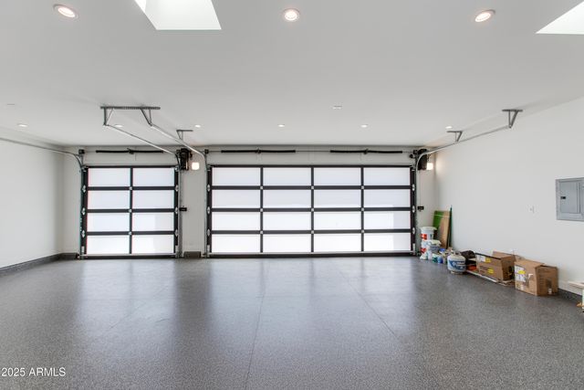 4002 E AVALON Drive, Phoenix, AZ 85018