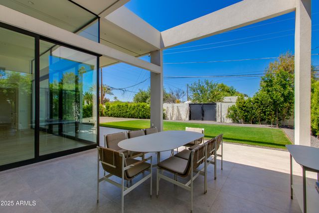 4002 E AVALON Drive, Phoenix, AZ 85018