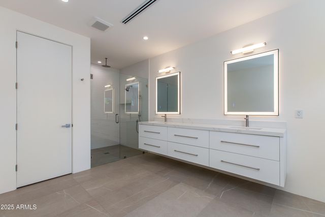 4002 E AVALON Drive, Phoenix, AZ 85018