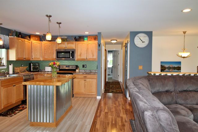 387 St. Albans Road, Swanton, VT 05488