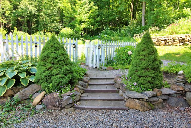 387 St. Albans Road, Swanton, VT 05488