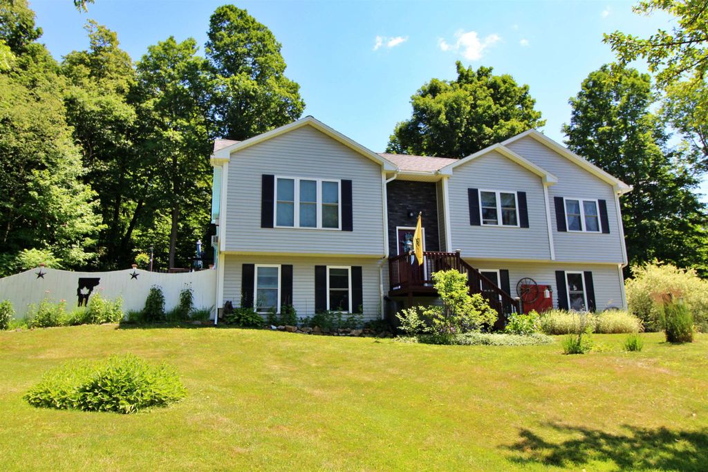 387 St. Albans Road, Swanton, VT 05488
