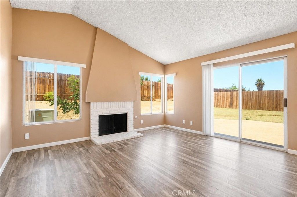 Image 13 of property listing at 13368 Desert Primrose, Victorville, CA 92392