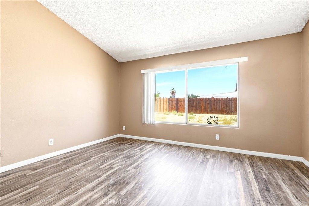 Image 16 of property listing at 13368 Desert Primrose, Victorville, CA 92392