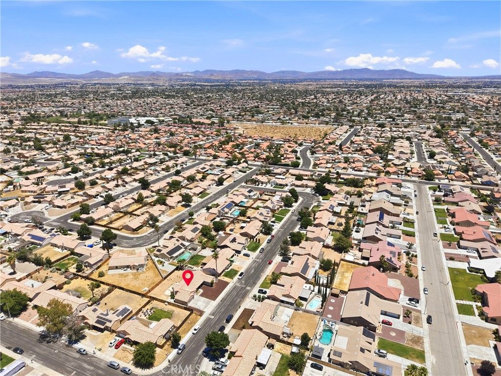 Image 26 of property listing at 13368 Desert Primrose, Victorville, CA 92392