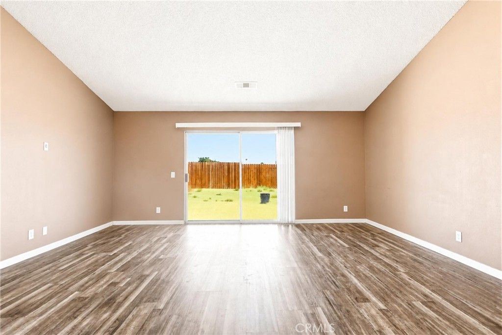Image 3 of property listing at 13368 Desert Primrose, Victorville, CA 92392
