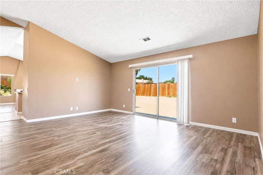 Image 4 of property listing at 13368 Desert Primrose, Victorville, CA 92392
