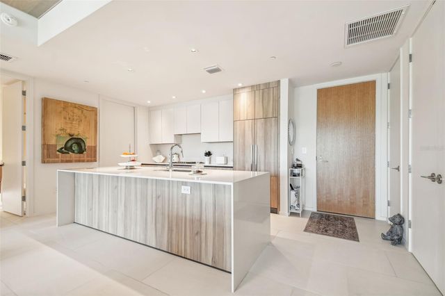 1020 SUNSET POINT ROAD 111, Clearwater, FL 33755