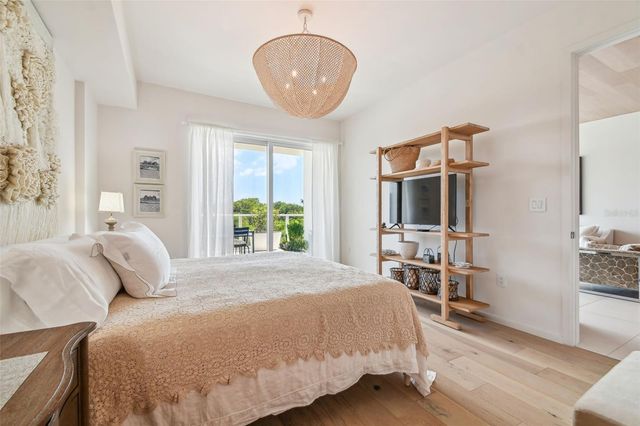 1020 SUNSET POINT ROAD 111, Clearwater, FL 33755