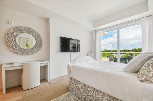 1020 SUNSET POINT ROAD 111, Clearwater, FL 33755