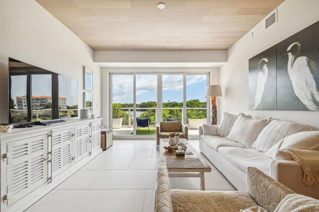 1020 SUNSET POINT ROAD 111, Clearwater, FL 33755