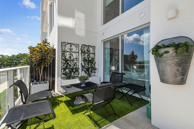 1020 SUNSET POINT ROAD 111, Clearwater, FL 33755