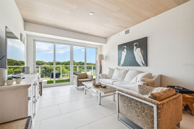 1020 SUNSET POINT ROAD 111, Clearwater, FL 33755