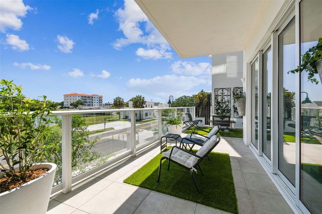 1020 SUNSET POINT ROAD 111, Clearwater, FL 33755