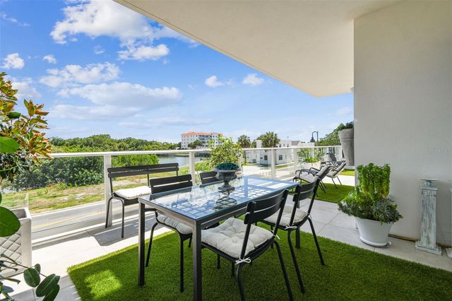 1020 SUNSET POINT ROAD 111, Clearwater, FL 33755