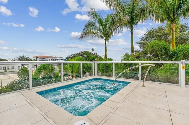 1020 SUNSET POINT ROAD 111, Clearwater, FL 33755