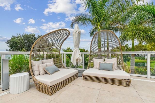 1020 SUNSET POINT ROAD 111, Clearwater, FL 33755