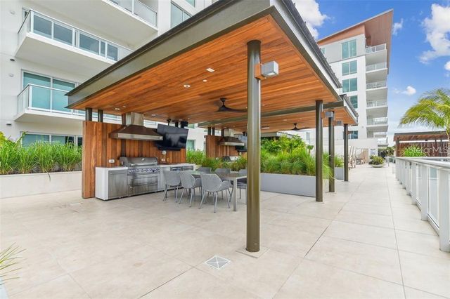 1020 SUNSET POINT ROAD 111, Clearwater, FL 33755