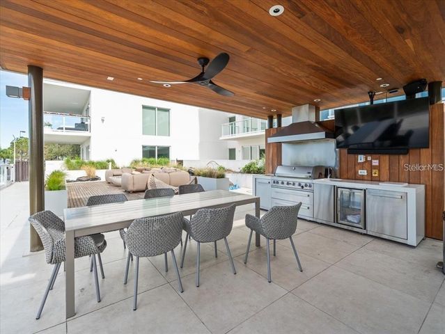 1020 SUNSET POINT ROAD 111, Clearwater, FL 33755