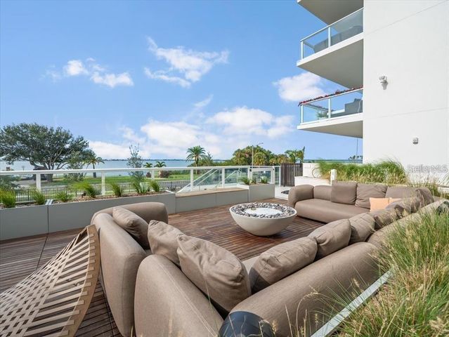 1020 SUNSET POINT ROAD 111, Clearwater, FL 33755