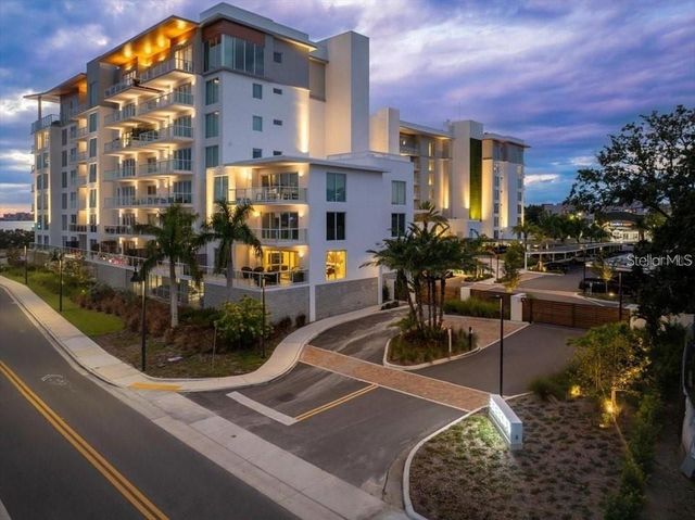 1020 SUNSET POINT ROAD 111, Clearwater, FL 33755