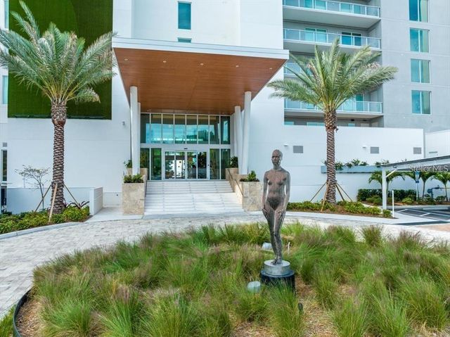 1020 SUNSET POINT ROAD 111, Clearwater, FL 33755