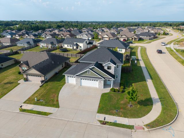 3504 DELWOOD DR, Columbia, MO 65202