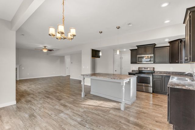3504 DELWOOD DR, Columbia, MO 65202