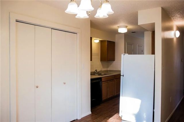 3115 and 3117 N Old Missouri Road, Fayetteville, AR 72703