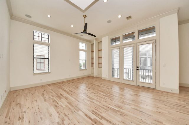 3229 Maxroy Street, Houston, TX 77008