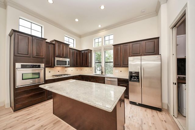 3229 Maxroy Street, Houston, TX 77008