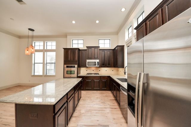 3229 Maxroy Street, Houston, TX 77008