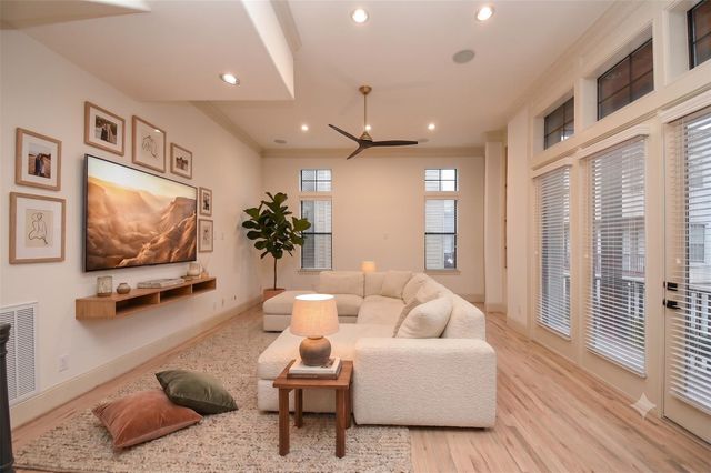 3229 Maxroy Street, Houston, TX 77008