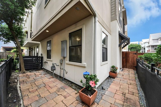 3229 Maxroy Street, Houston, TX 77008