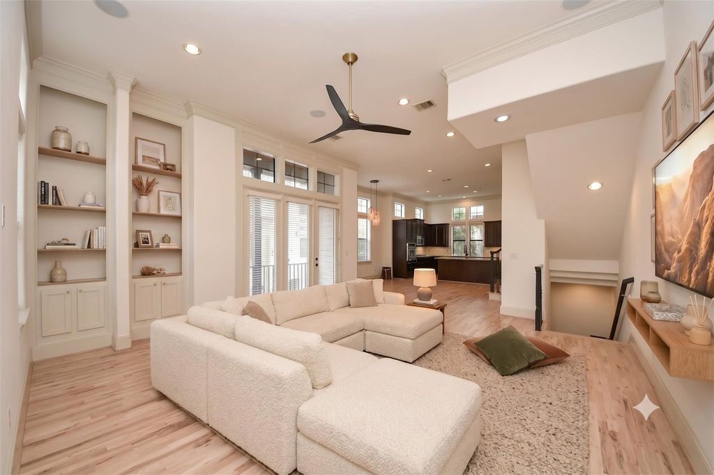 3229 Maxroy Street, Houston, TX 77008