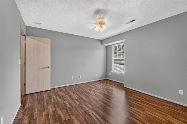 3529 NE Austin Drive, Lee's Summit, MO 64064
