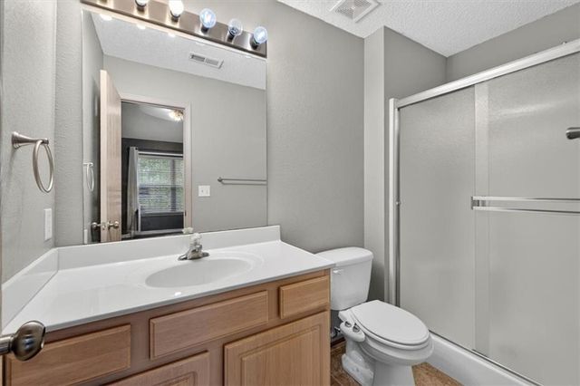 3529 NE Austin Drive, Lee's Summit, MO 64064