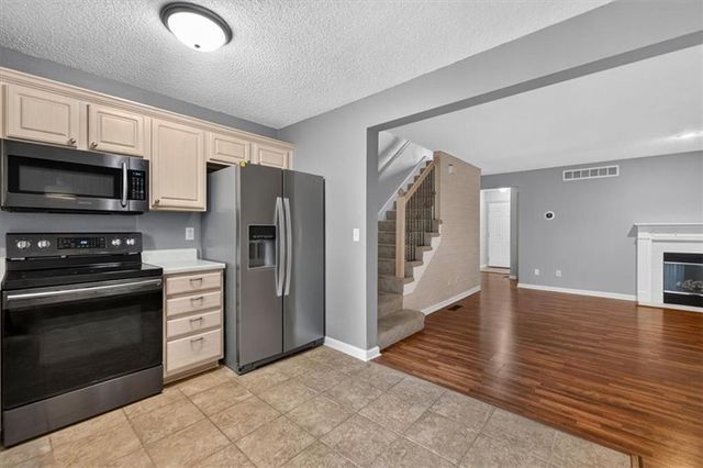 3529 NE Austin Drive, Lee's Summit, MO 64064