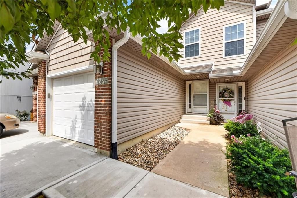 3529 NE Austin Drive, Lee's Summit, MO 64064