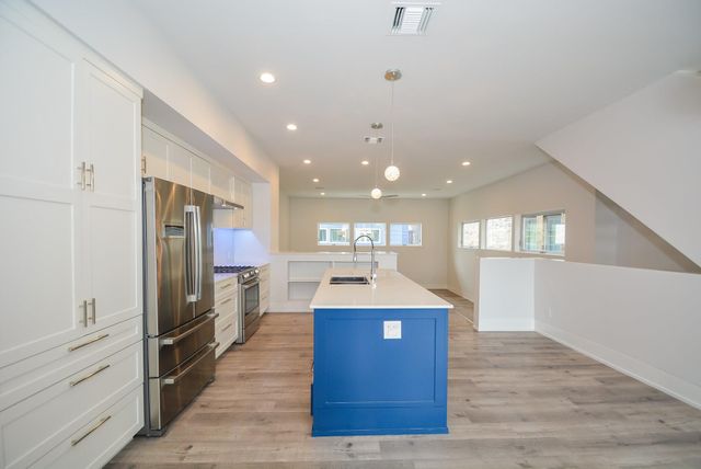 1905 Oakdale Street, Houston, TX 77004