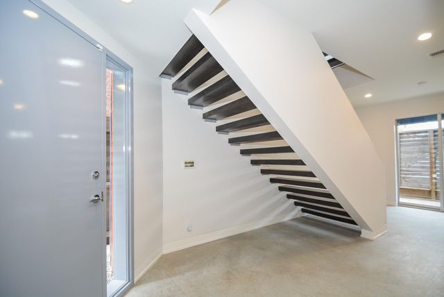 1905 Oakdale Street, Houston, TX 77004