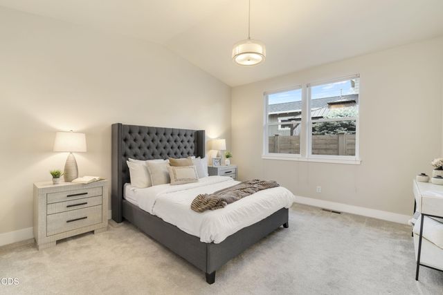 20693 SE Cougar Peak Drive, Bend, OR 97702