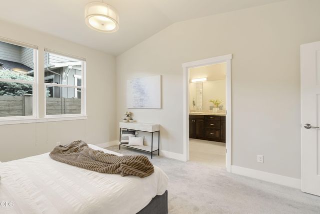 20693 SE Cougar Peak Drive, Bend, OR 97702