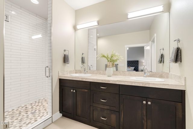20693 SE Cougar Peak Drive, Bend, OR 97702