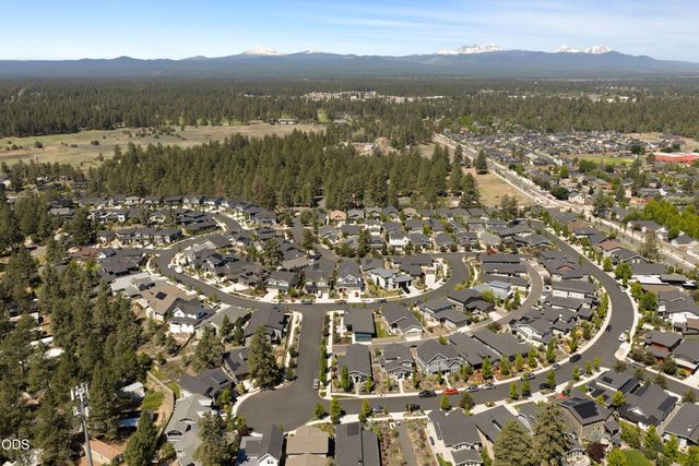 20693 SE Cougar Peak Drive, Bend, OR 97702
