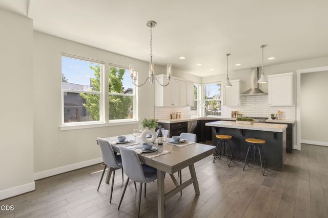 20693 SE Cougar Peak Drive, Bend, OR 97702