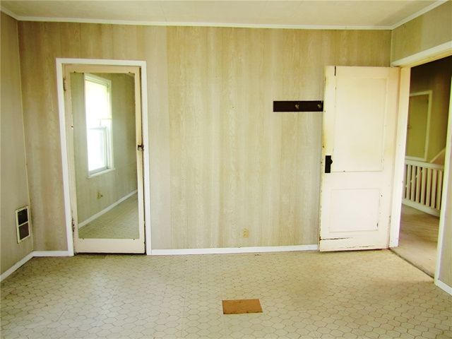 230 Mckinley St, Knoxville, PA 15210