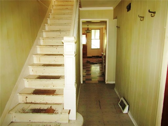 230 Mckinley St, Knoxville, PA 15210